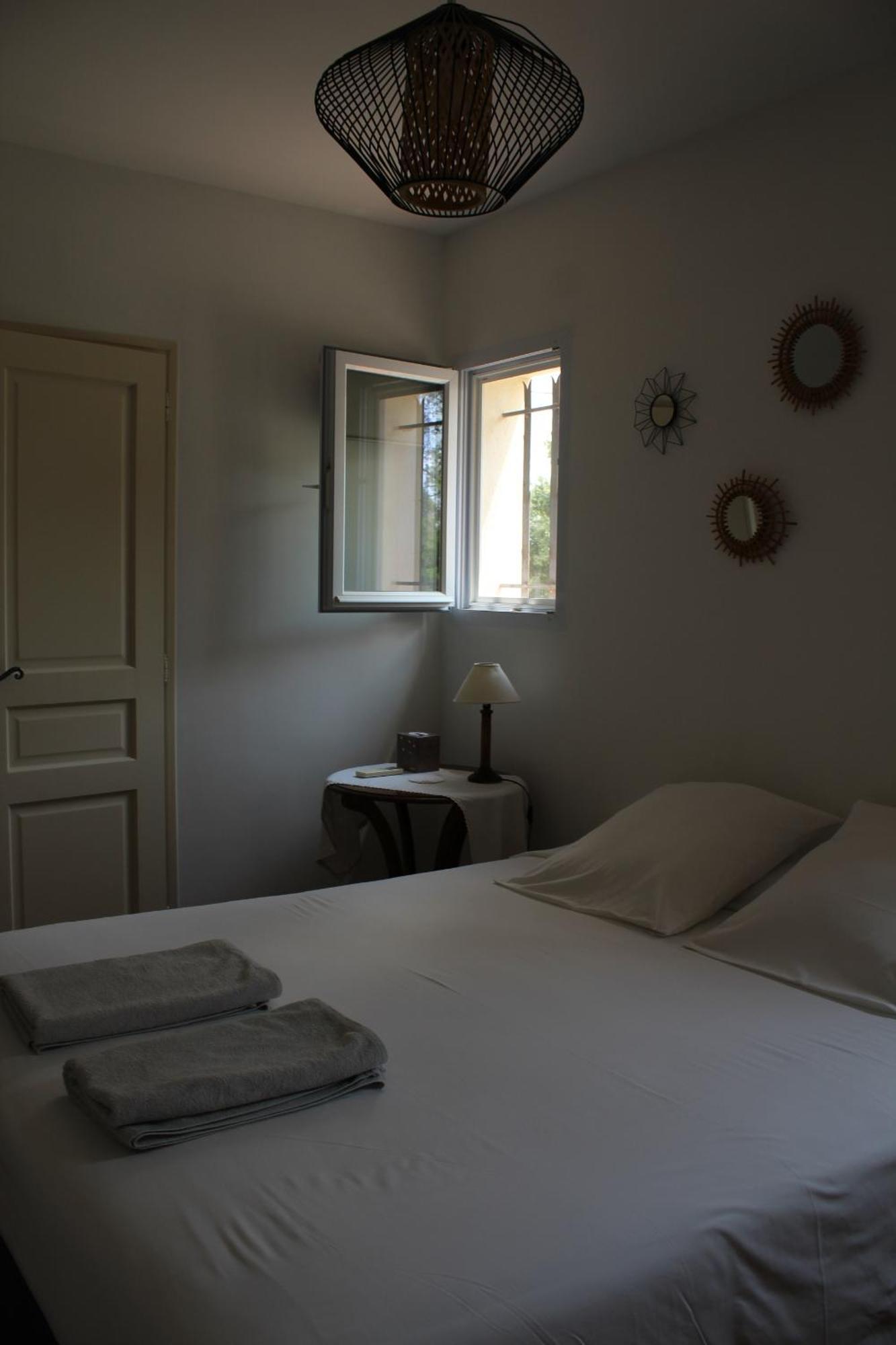 Bed and Breakfast Bastide Saint Bernard Le Thoronet Esterno foto
